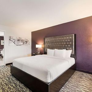 Queen Room Accessible or Nonsmoking