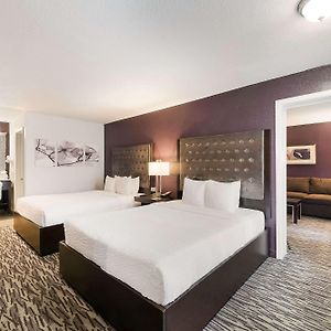 Queen Suite Two Queen Beds PET Friendly No Resort Fee